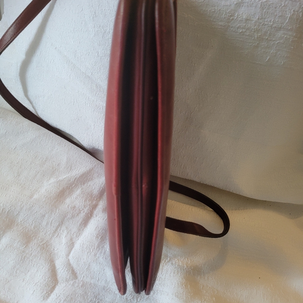 Vintage Etienne Aigner Leather Crossbody satchel brief in Oxblood red - Picture 10 of 16